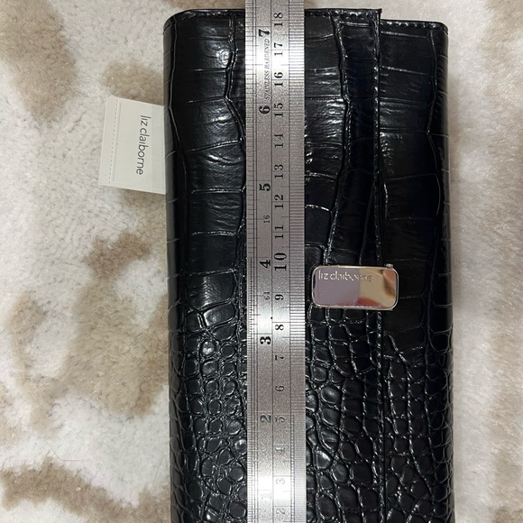 Liz Claiborne Faux Snakeskin Wallet- NWT - Picture 14 of 16